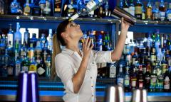 LOOKING FOR GREAT PERFORMERS AND BARTENDERS