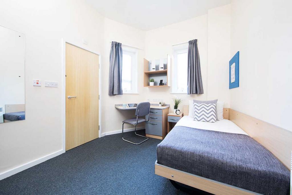 Need Lennon Studios Accommodation in Liverpool 6 Image