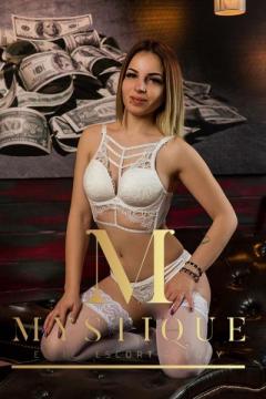 Lavinia New Hot - London Escorts & Massage By My