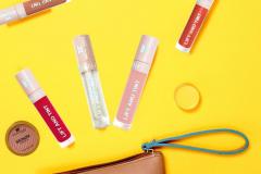 How To Use Plumping Lip Gloss -Beauty Forever Ti