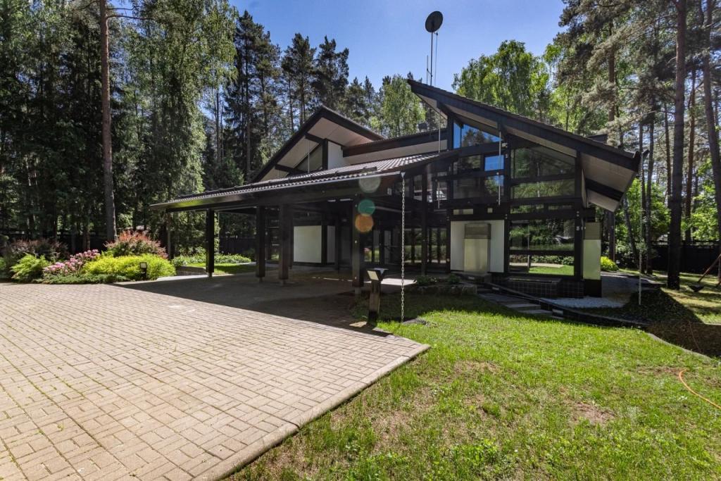 Luxurious villa for sale in Moscow, Russia 3 Image