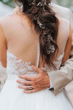 12 Tips For Wedding Dress Alterations