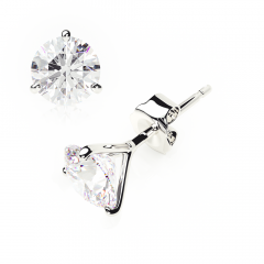 Spicing Up Your Style With Diamond Stud Earrings