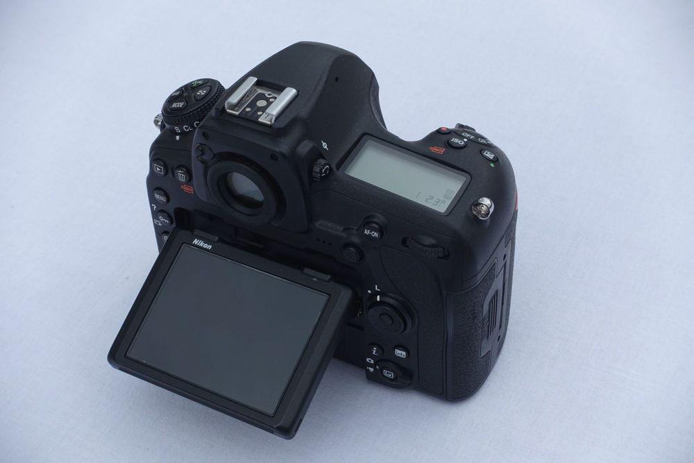 Nikon D850 in its original packaging 5 Image