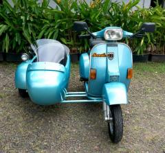 Vespa Scooter Px 150 With Sidecar