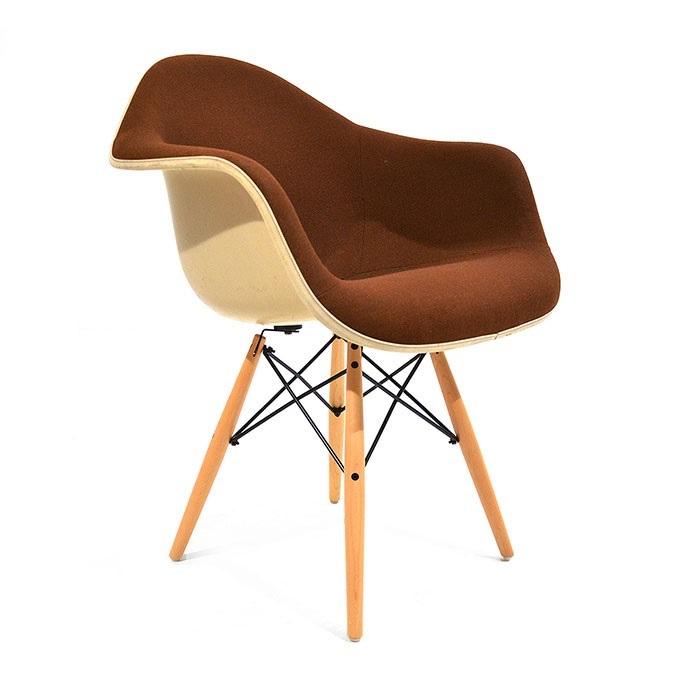 Vintage Charles Eames Chair 2 Image
