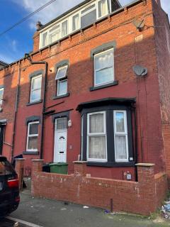 House For Sale In Leeds