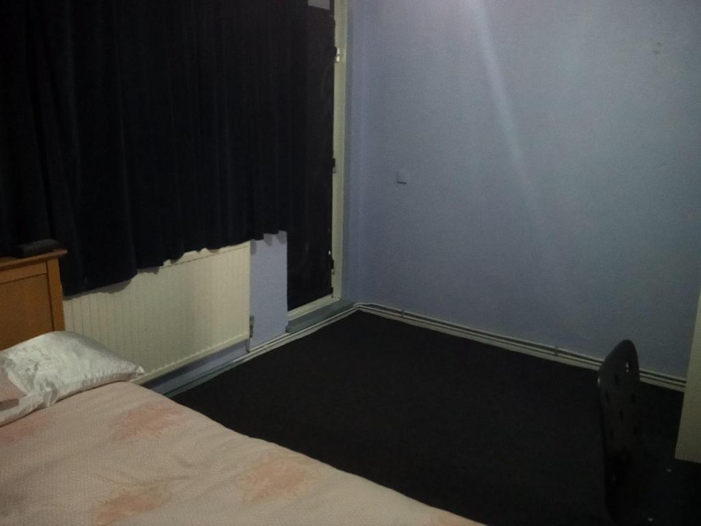 1 Bed Rm Greater Central London 5 Image
