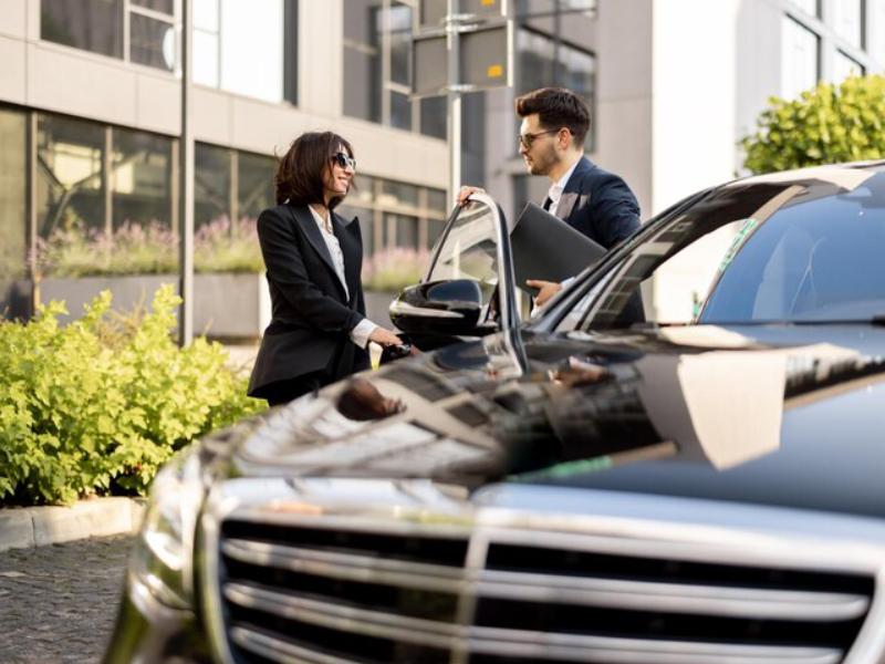 Arrive in Style Heylux Chauffeurs Corporate Chauffeur in London 2 Image