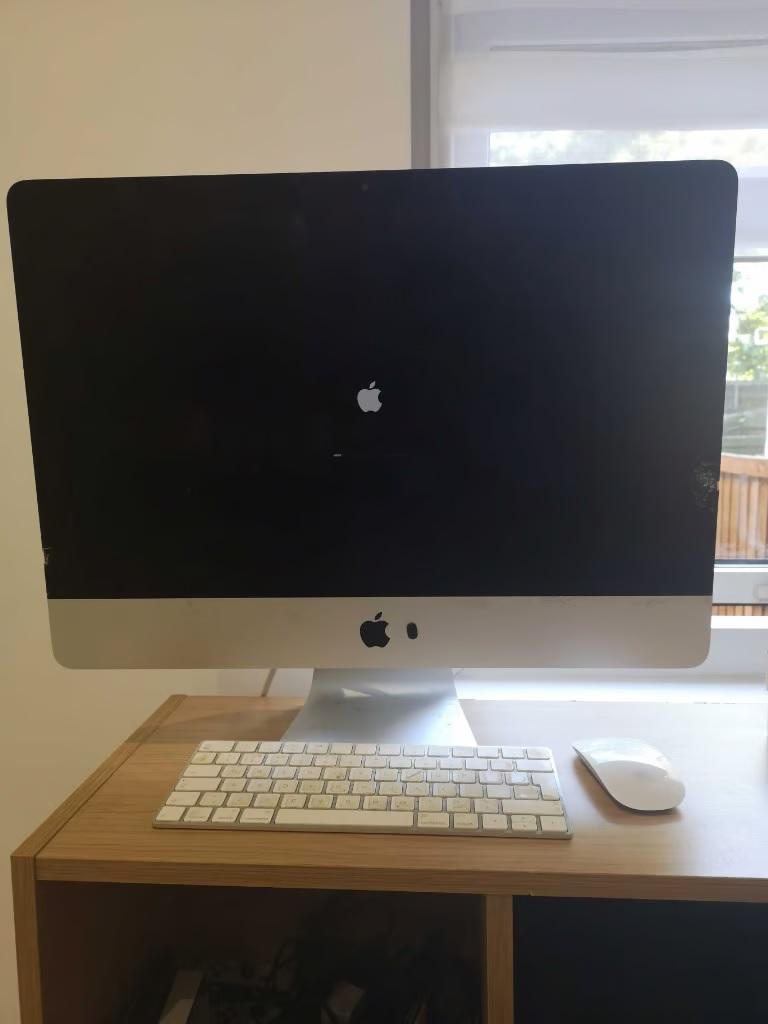 Apple Mac PC with large screen, wireless keyboard and wireless mouse 3 Image