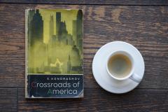 Book Crossroads Of America. Author Stanislav Kon