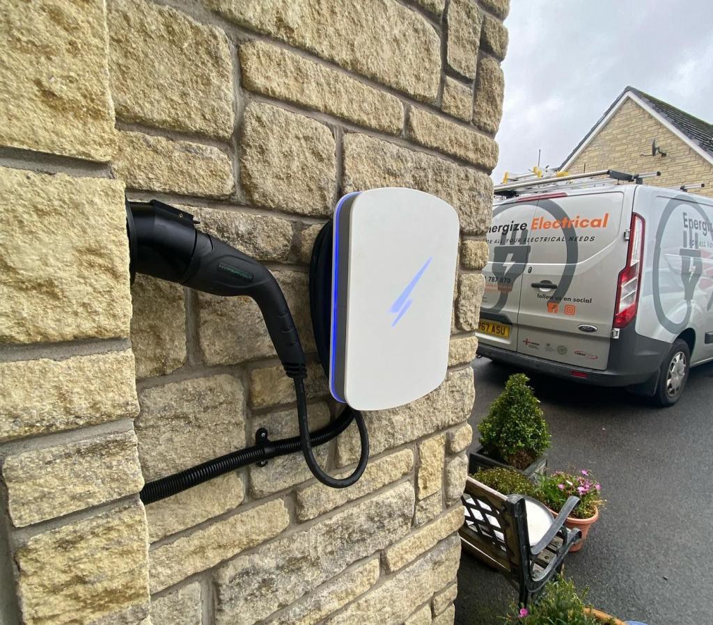 Professional Electrician in Edinburgh 4 Image