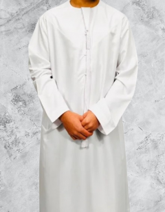 Brand New White Emirati Thobe With String