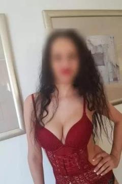 Meet Julia Blonde Escort In Manchester