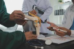 Private Knee Surgeon In Alderley Edge  Specialis