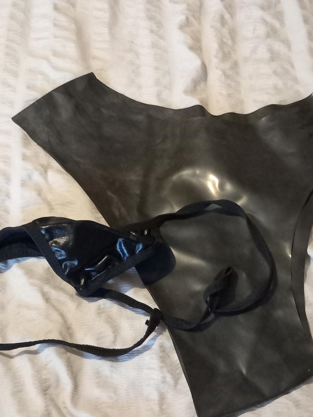 FREE NEAR TAVISTOCK  ADULT GOODIES MUST  BE COLLECTED NEW 3 FREE NEAR TAVISTOCK  ADULT GOODIES MUST  BE COLLECTED NEW 3 Image