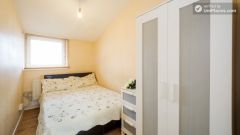 Double Bedroom (Room 2) - 4-Bedroom Apartment in Multicultural Brixton