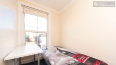 Rooms available - 5-Bedroom apartment in residential Leyton