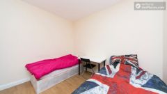 Single Bedroom (Room 203) - Bright Apartment In 
