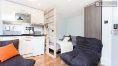 Cosy studio apartment in lively Queensway