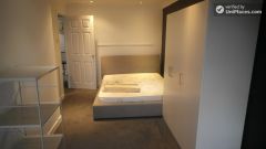 Rooms available - Modern 7-bedroom apartment in vibrant Poplar