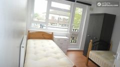 Single Bedroom (Room F) - Bright 6-bedroom apartment near busy Bow Road