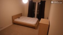 Rooms available - 3-bedrooms apartment close to peaceful Millwall