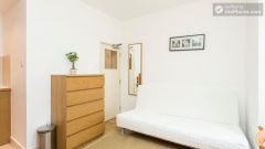 Simple studio in residential West Kensington