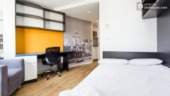 Rooms available - Elegant residence in historical Tower Hill