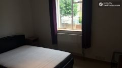 Rooms available - Bright 3-bedroom apartment in residential Maida Vale