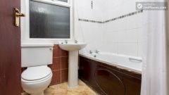 Double Bedroom (Room 4) - Charming 6-bedroom house in Headingley, Leeds