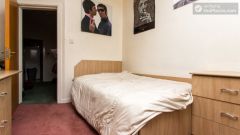 Double Bedroom (Room 4) - Stylish 5-bedroom house in Headingley, Leeds