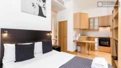 Spotless studio-apartment right next to the University of London