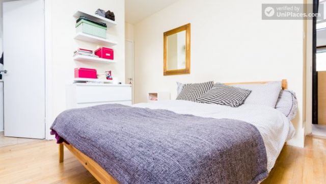 Double Ensuite Bedroom (Room 3) - Bright 5-bedroom house in busy West Brompton 9 Image
