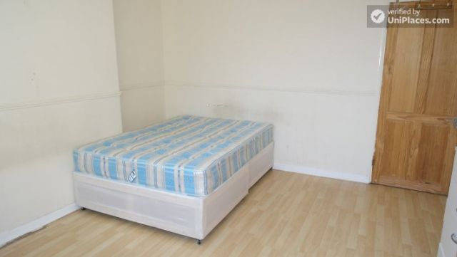 Single Bedroom (Room A) - 4-Bedroom apartment in vibrant Bethnal Green 5 Image