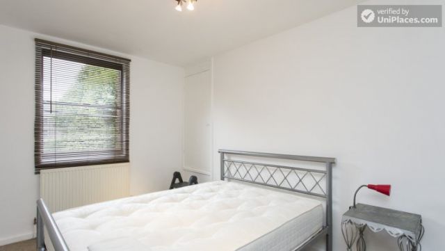 Double Bedroom (Room 3) - Charming 3-bedroom house in Tufnell Park, Holloway 3 Image