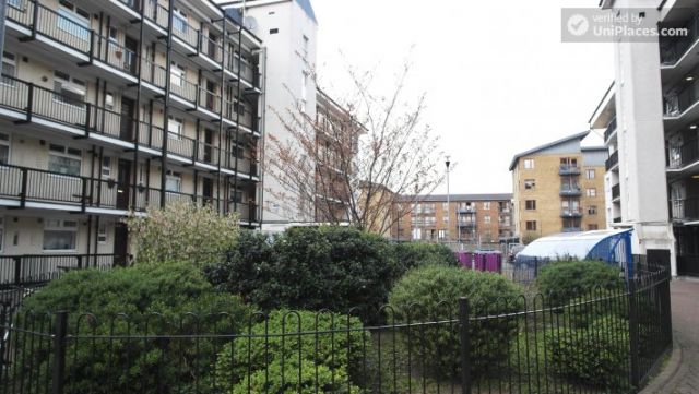 Single Bedroom (Room E) - Bright 5-bedroom apartment in redeveloped Shadwell 10 Image