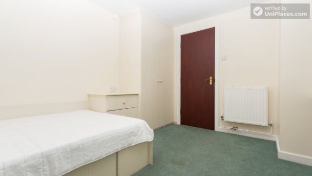 Double Bedroom (Room 2) - 5-Bedroom student house in Headingley, Leeds 4 Image