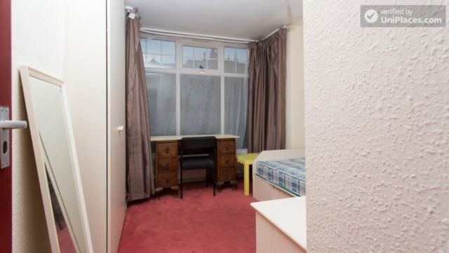 Single Bedroom (Room 2) - Pretty 3-bedroom house in Headingley, Leeds 5 Image