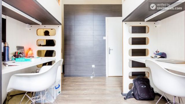 Premium Triple Bed Apartment - Modern Residence in Popular Bloomsbury 12 Image