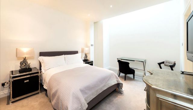 This superb one bedroom apartment in Mayfair 6 Image