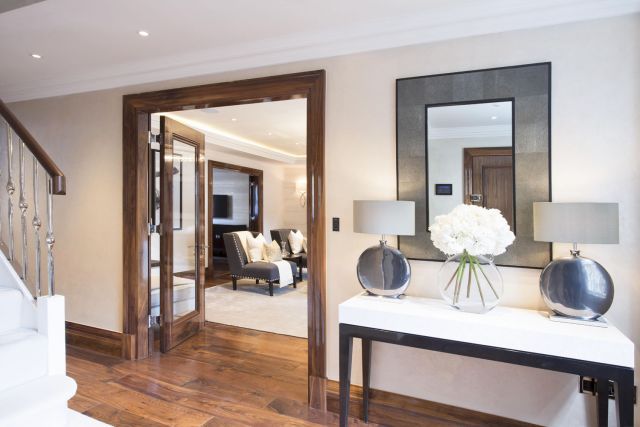 A stunning 2 bedroom, 2 bathroom split level apartment 10 Image