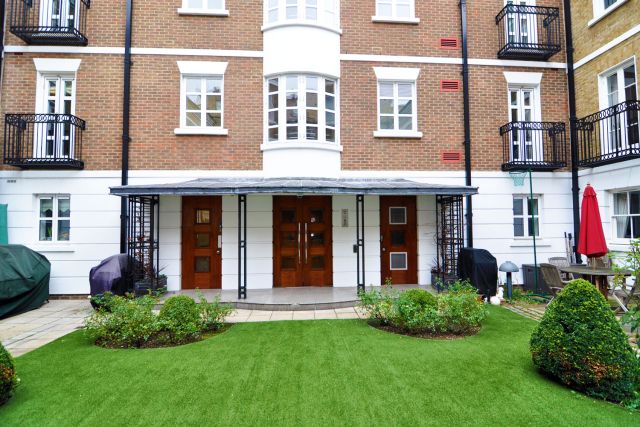 A contemporary luxurious one bedroom apartment 9 Image