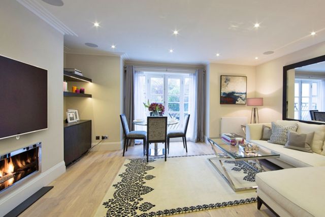 A stunning two bedroom, two bathroom garden apartment 4 Image
