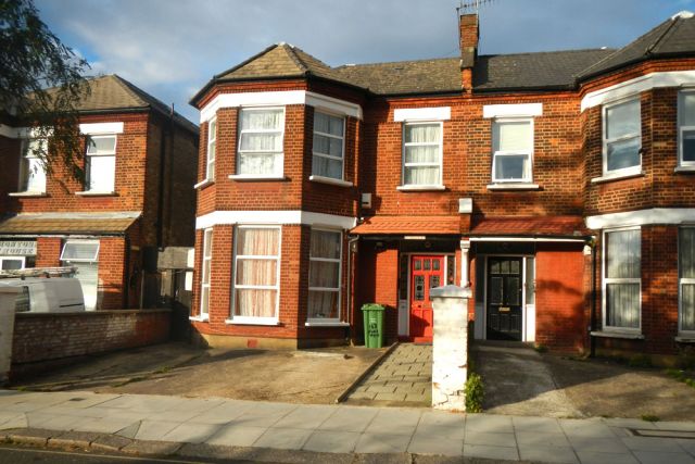 Double room for only 140pw, ALL BILLS INCLUDED 3 Image