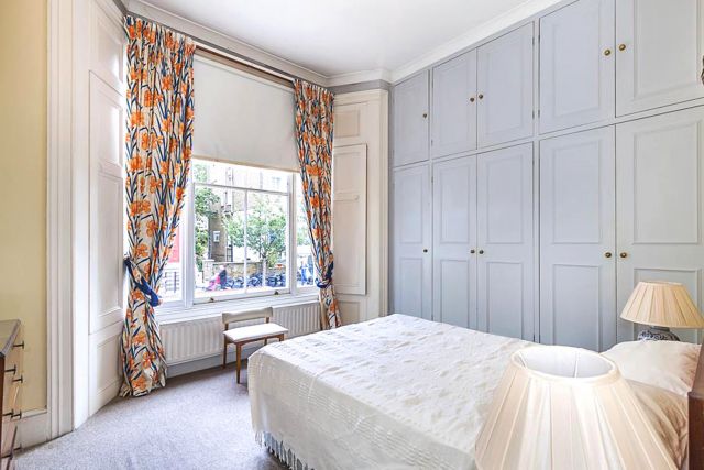 A very spacious 1 bedroom flat in Kensington 6 Image