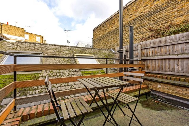 Lovely house with a beautiful roof terrace 3 Image