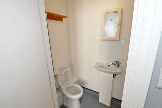 A double studio flat with WiFi, all bills included 6 Image