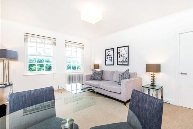 1 bedroom flat for SHORT or LONG let in Chelsea 2 Image