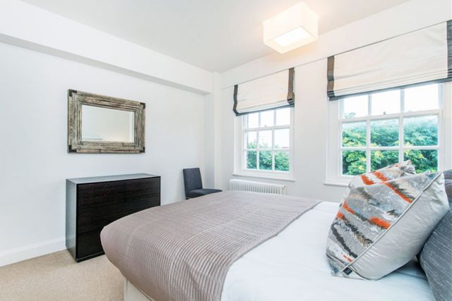 1 bedroom flat for SHORT or LONG let in Chelsea 5 Image